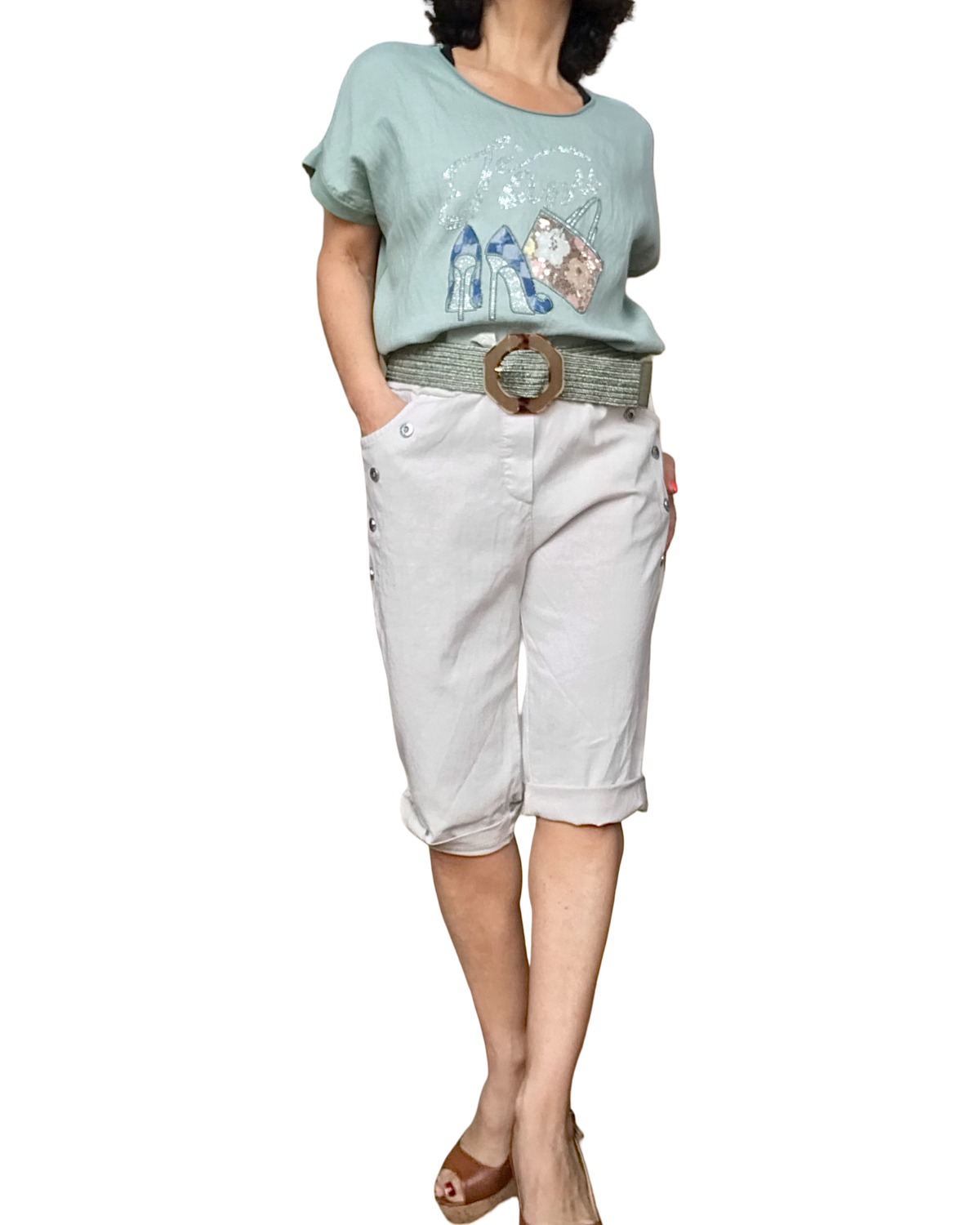 Bermuda beige à taille élastique avec cordon et 4 boutons décoratifs