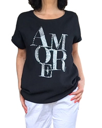 T-shirt noir écrit « AMORE » en petites pierres argentées