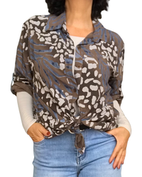 Chemise brune à manche 3/4 avec imprimé léopard