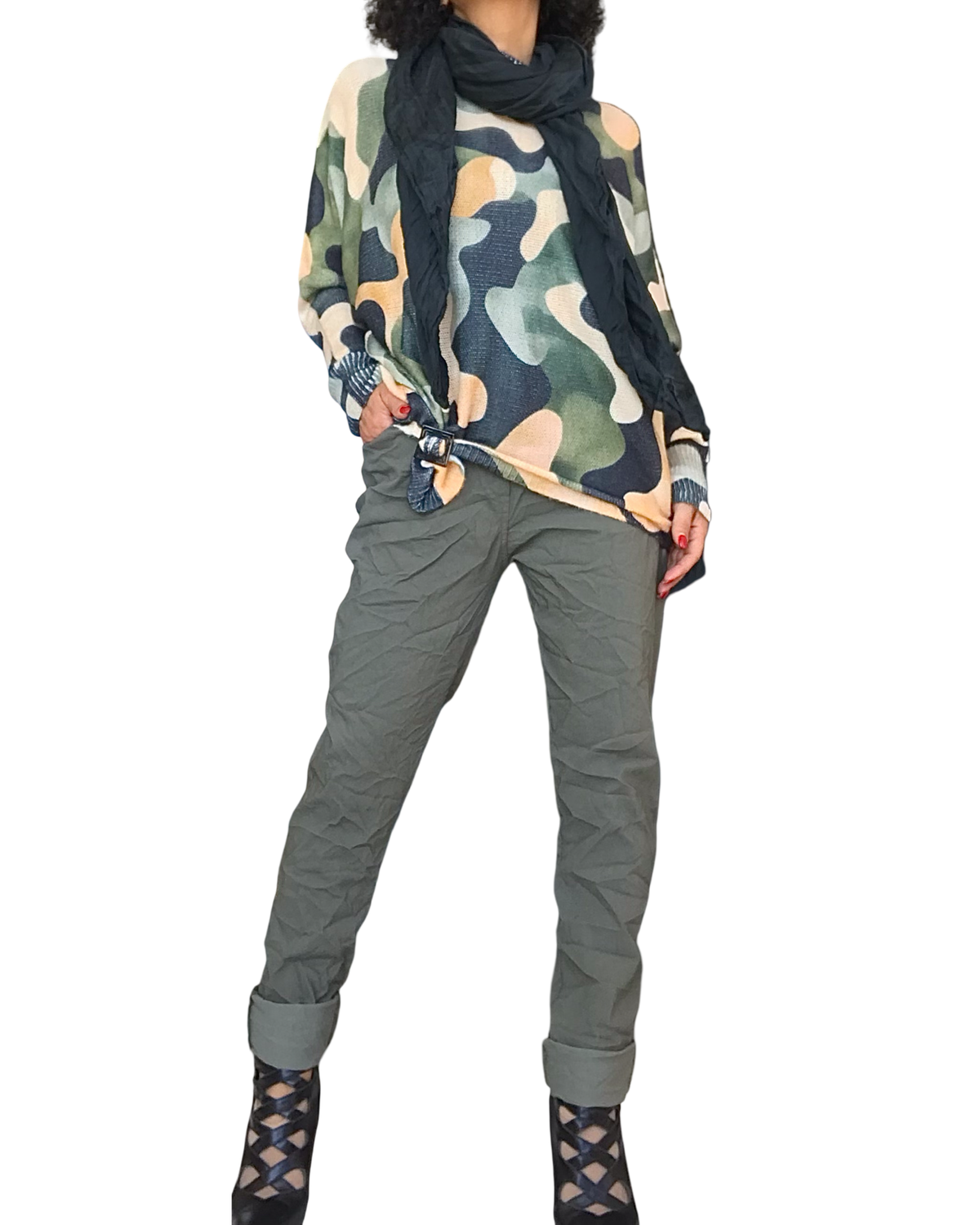 Chandail en tricot camouflage noir, kaki et jaune
