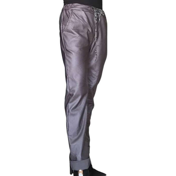 Pantalon gris charcoal en cuir vegan avec cordon à la taille