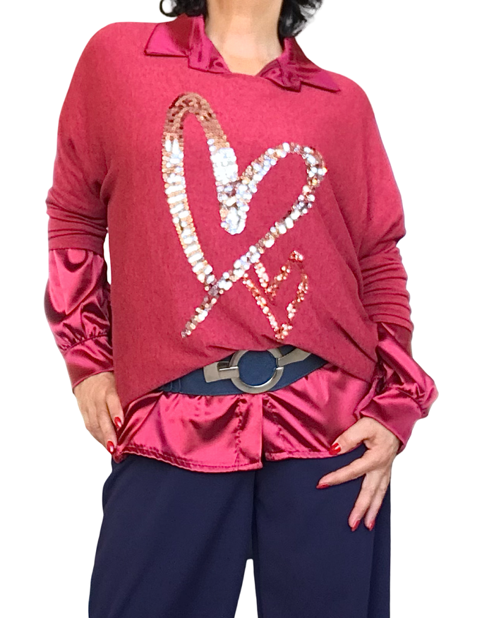Chandail en tricot léger rouge avec cœur en paillettes argent et rouge