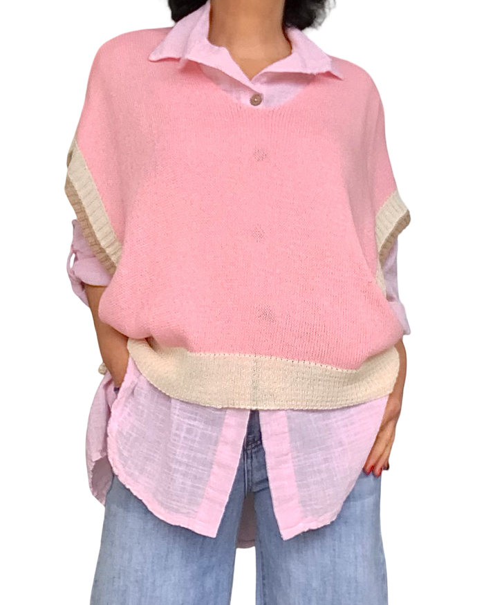 Débardeur en tricot rose pâle ouvert sur les côtés col en V avec bande vanille au bas