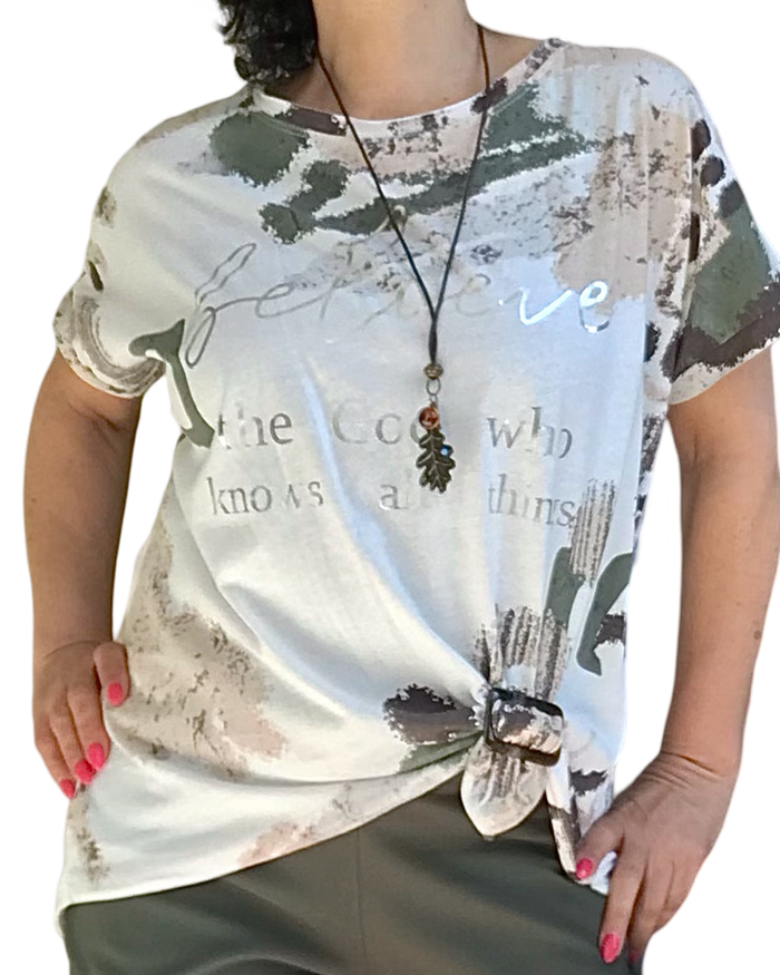 T-shirt abstrait kaki et beige au message argenté