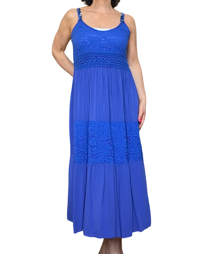 Robe longue bleu royal dentelle et bretelles fines
