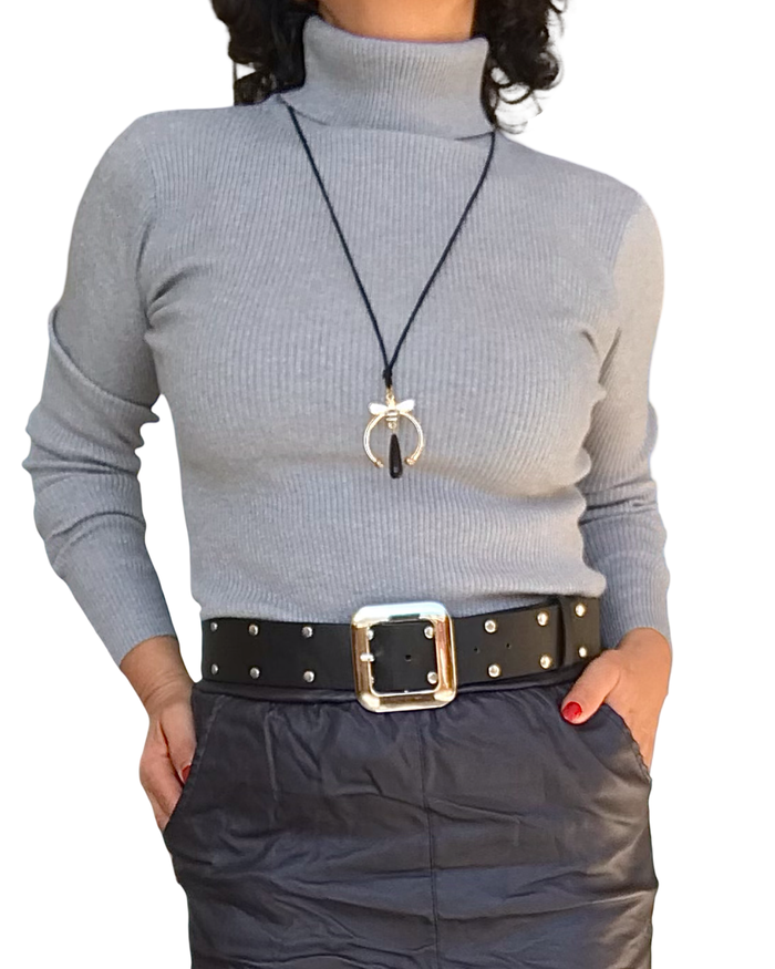 Chandail col roulé uni gris avec lurex argenté