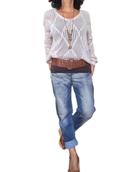 Chandail uni beige en crochet motif losange, manche longue