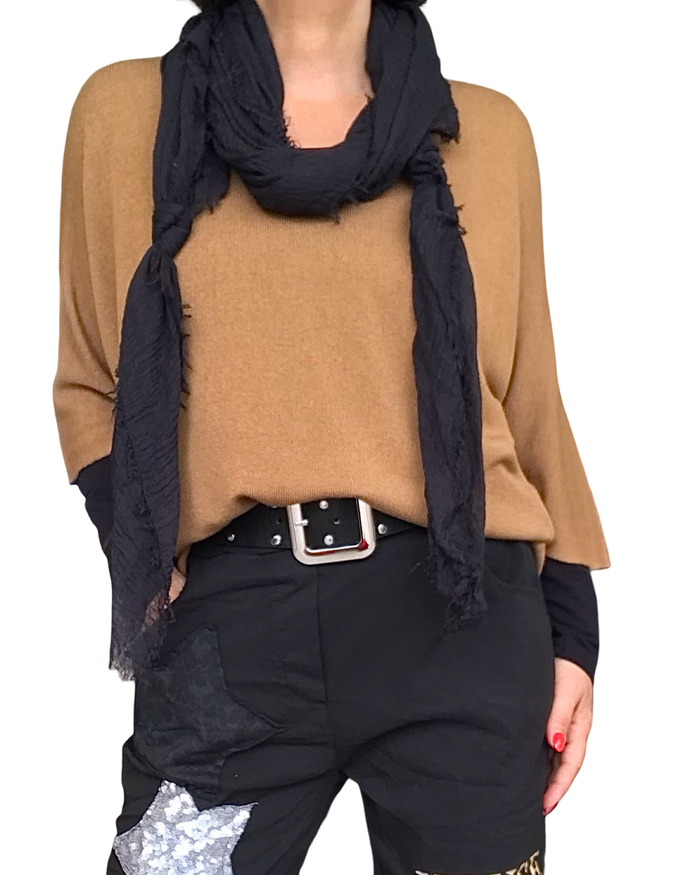 Chandail uni camel, col en V manche 3/4 (Livraison 5 Octobre pour le Québec)