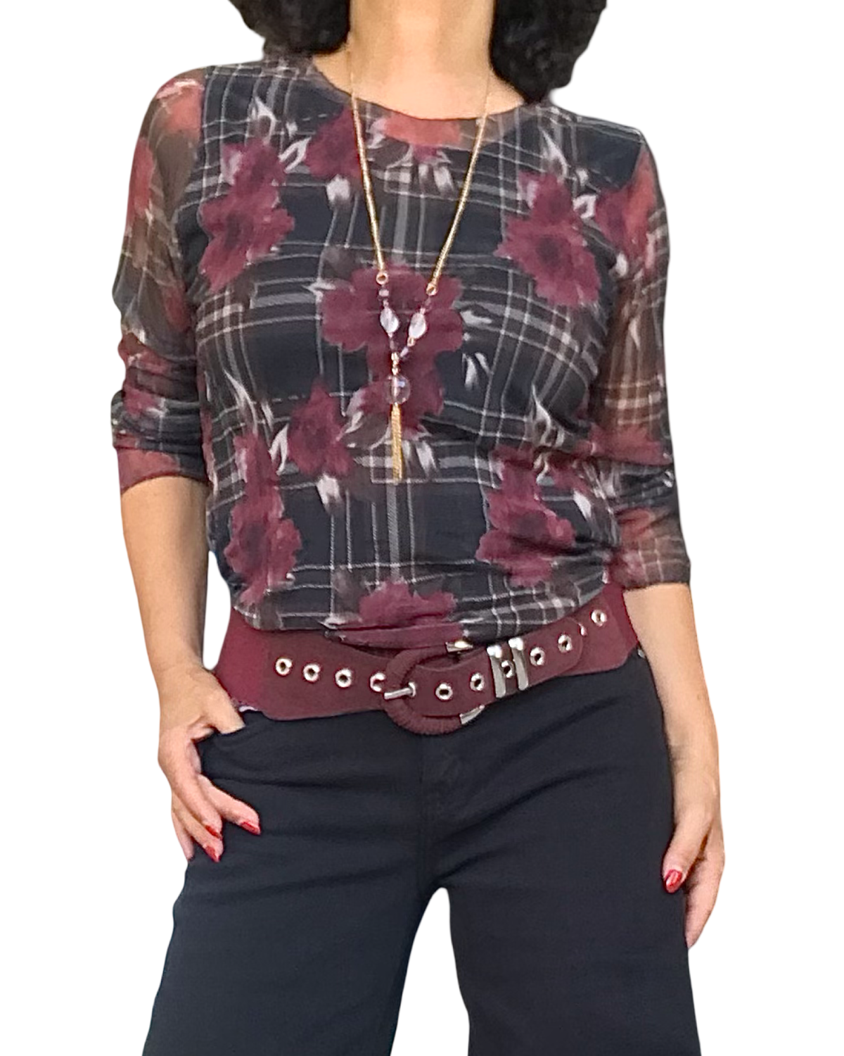 Chandail en voile à fleurs et carreaux bourgogne et noir avec ceinture bourgogne et long collier