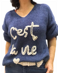 Chandail uni en tricot bleu « C’est la vie » manche longues avec ceinture blanche