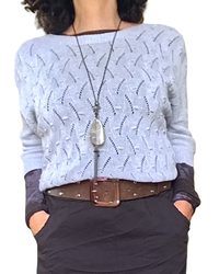 Chandail de tricot gris pâle pointelle, manche 3/4
