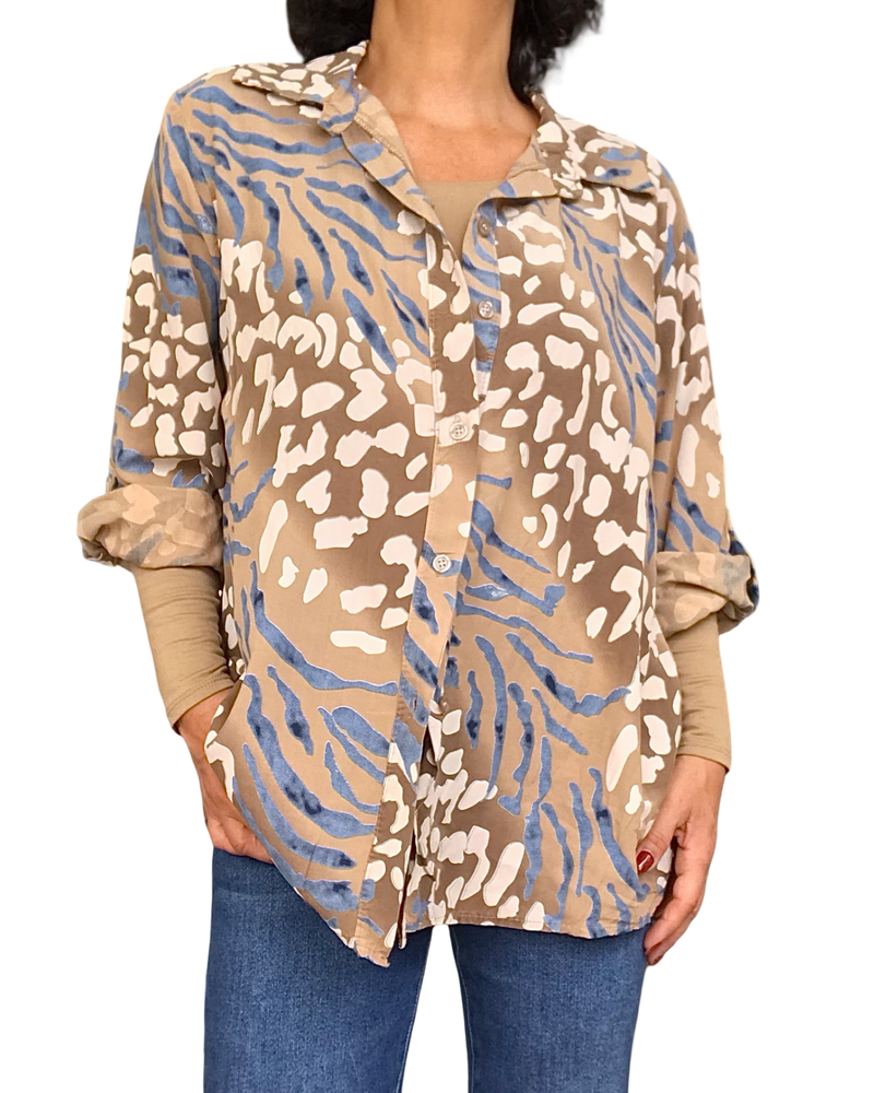 Chemise camel à manche 3/4 avec imprimé léopard