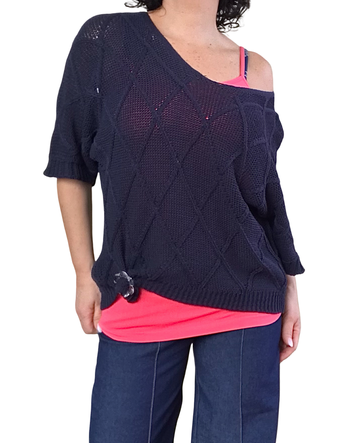 Chandail bleu marin en crochet manche courte