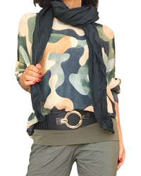 Chandail en tricot camouflage noir, kaki et jaune