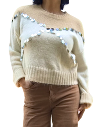 Chandail col rond beige en tricot 3 couleurs avec paillettes argentées croisées devant