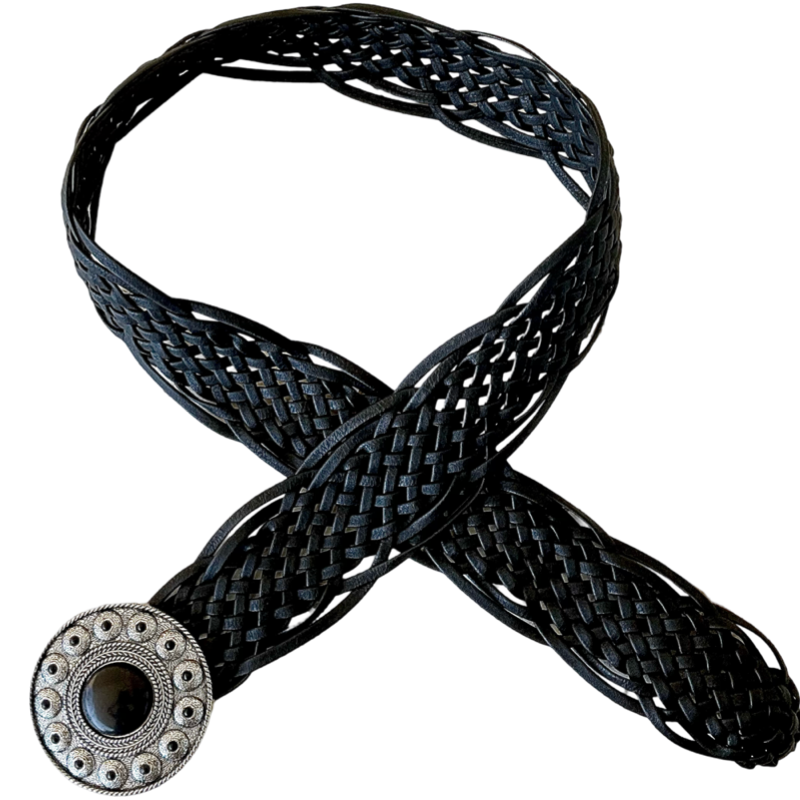 Ceinture noire tressée en cuir vegan 2,5 pouce largeur avec une boucle argentée de 3,5 pouces