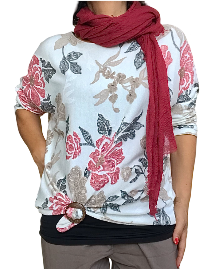 Chandail blanc imprimé de fleurs rouge, moka et noir avec boucle d’ajustement 