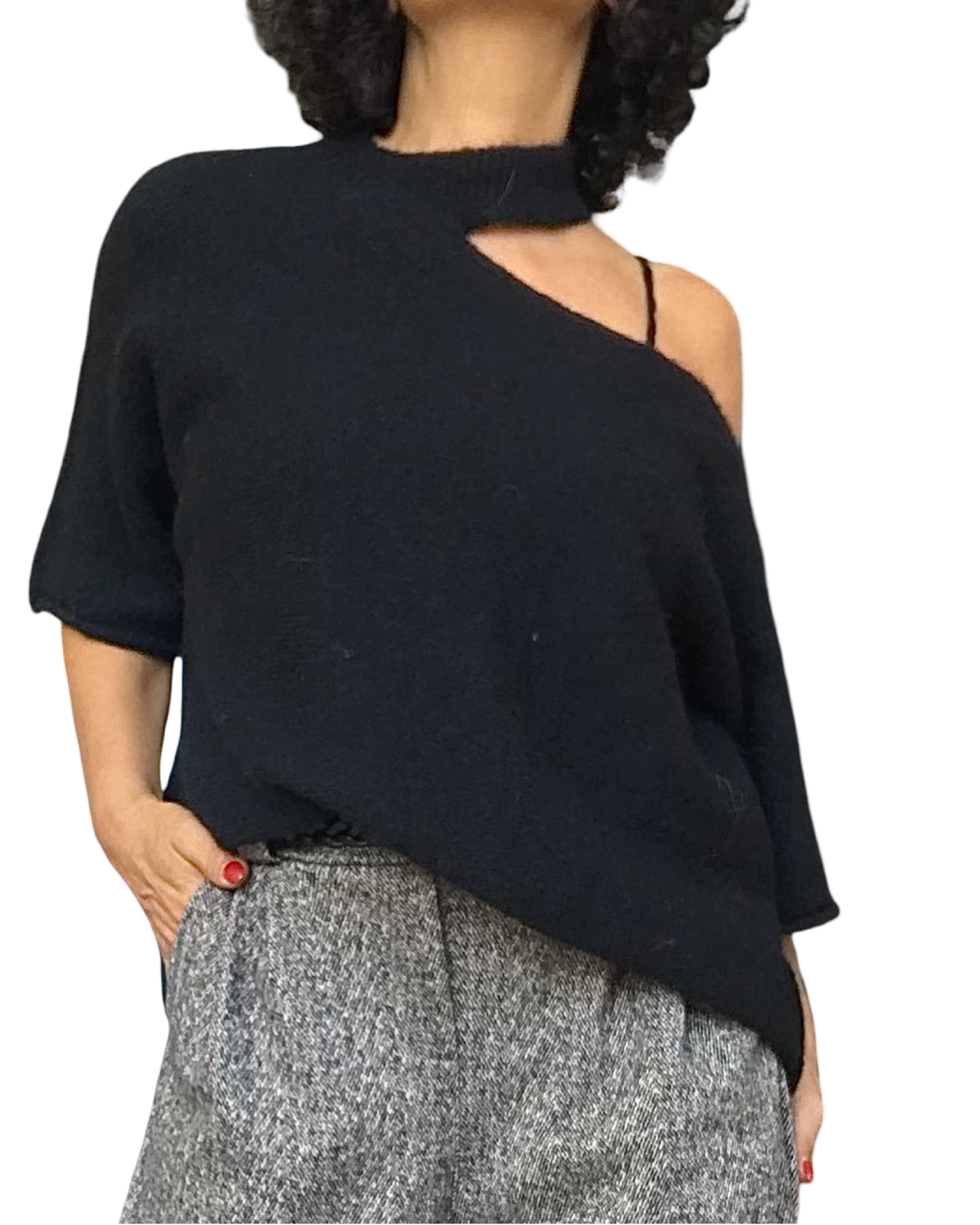 Chandail uni noir en tricot, épaule dégagée, manche courte ( Livraison 2 octobre)