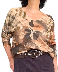 T-shirt manche longue Camel grosses fleurs noir et brune col en V