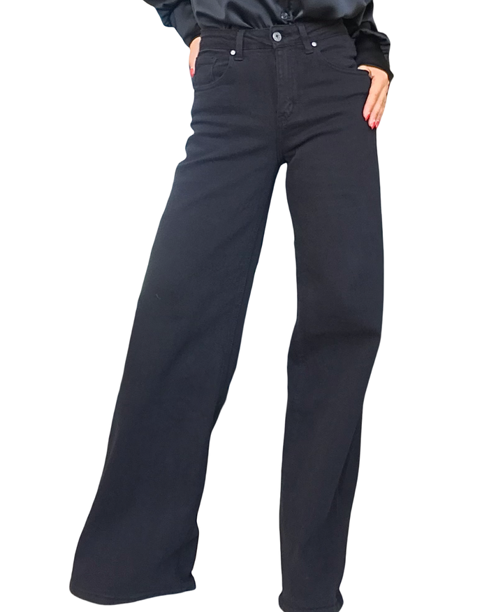 Pantalon droit noir taille au nombril, 32 pouces de jambe – vue de face