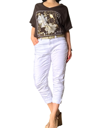 T-shirt brun col V fleurs – doux et stylé 🌼