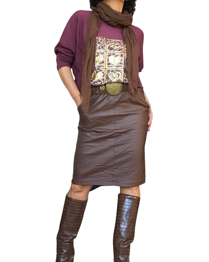 Chandail en tricot uni bourgogne avec dessin de cœurs dorés, manche longue chauve souris