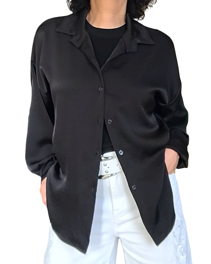 Chemise noire en satin à manche longue