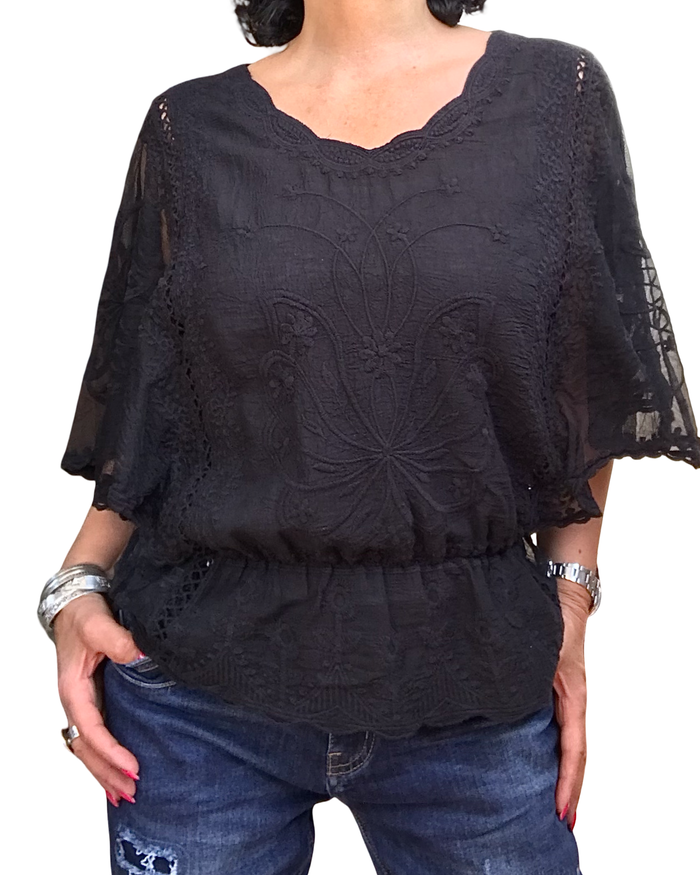 Blouse en voile noir, dentelle et broderie, élastique à la taille | Livraison 27 Mai