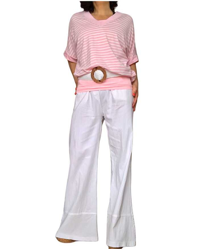 T-shirt rayé blanc et rose manche courte col en V