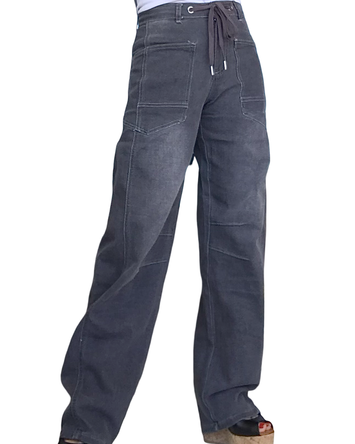 Jeans gris jambe droite avec poches appliquées devant
