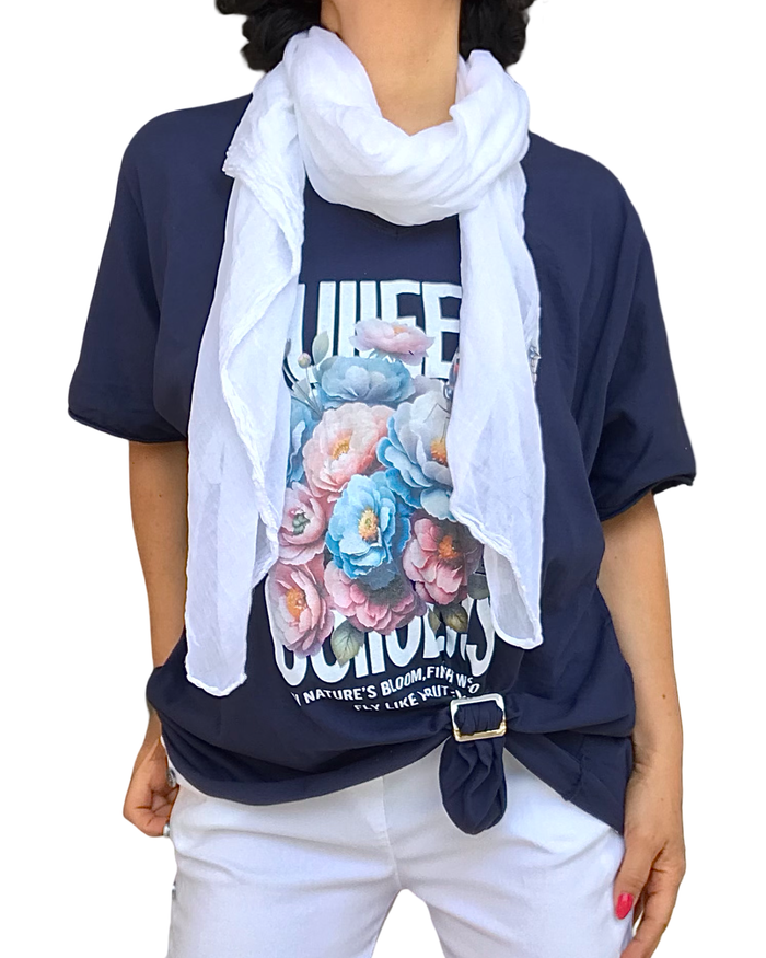 T-shirt col en V marine – bouquet & papillon