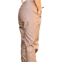 Pantalon brun en cuir vegan avec cordon à la taille