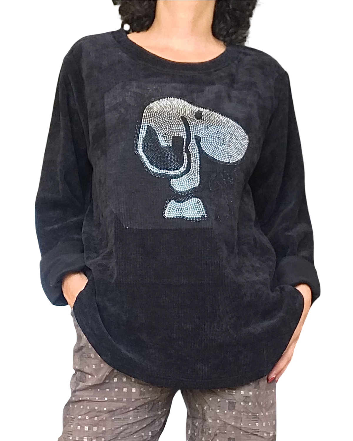 Chandail uni noir col rond avec Snoopy argenté( Livraison 2 octobre)