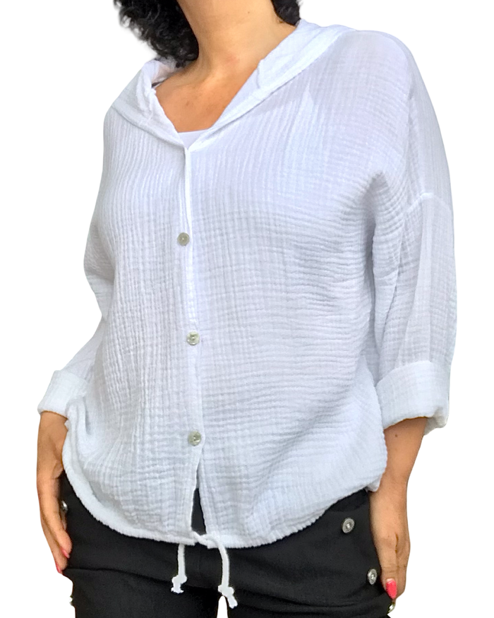 Chemise blanche texturée à capuchon avec cordon au bas