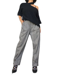 Chandail uni noir en tricot, épaule dégagée, manche courte ( Livraison 2 octobre)
