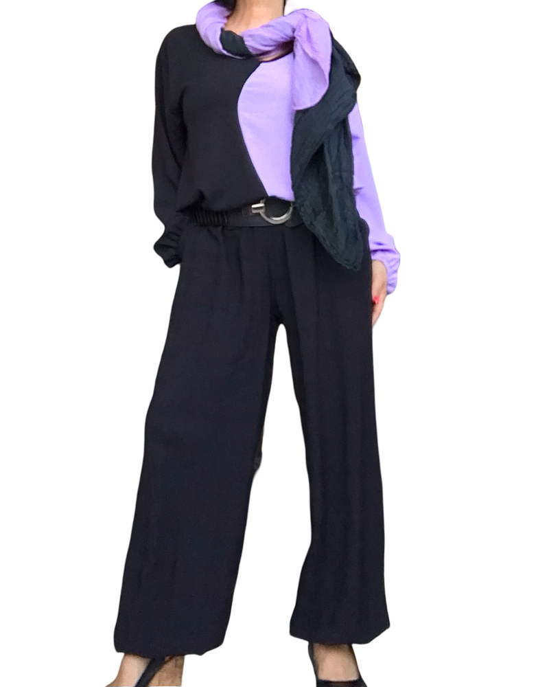 Pantalon uni noir Aladin taille élastique avec blouse Color bloc Lilas et noire et foulard noir et Lilas