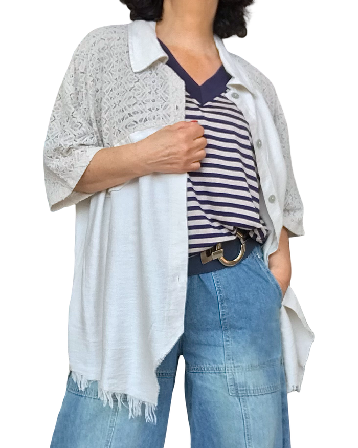 Chemise beige unie à manche courte en dentelle, col chemise