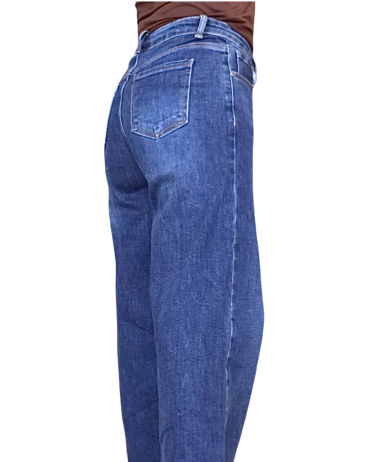 Jeans droit bleu foncé délavé – vue de dos avec poches arrière