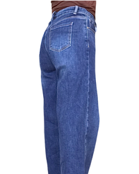 Jeans droit bleu foncé délavé – vue de dos avec poches arrière