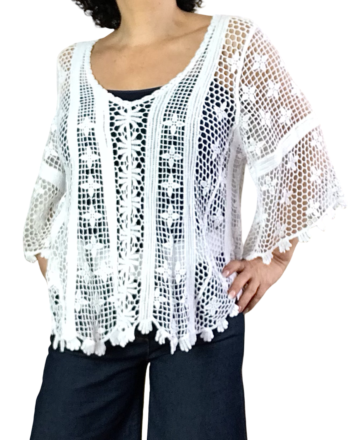 Chandail col en V en crochet blanc, manche 3/4 cloche