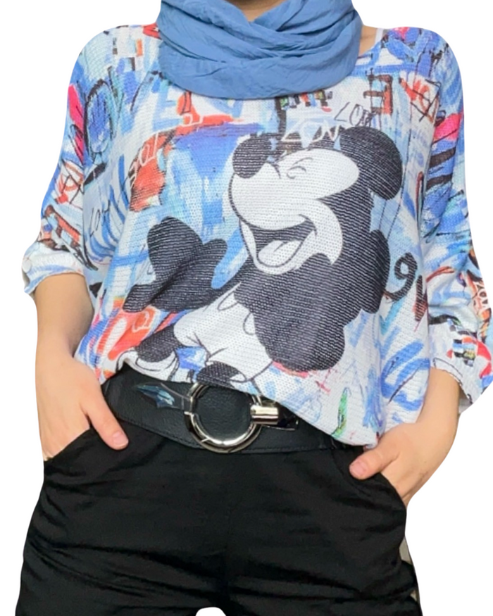 Chandail femme en mailles avec imprimé de Mickey Mouse avec foulard bleu jean.