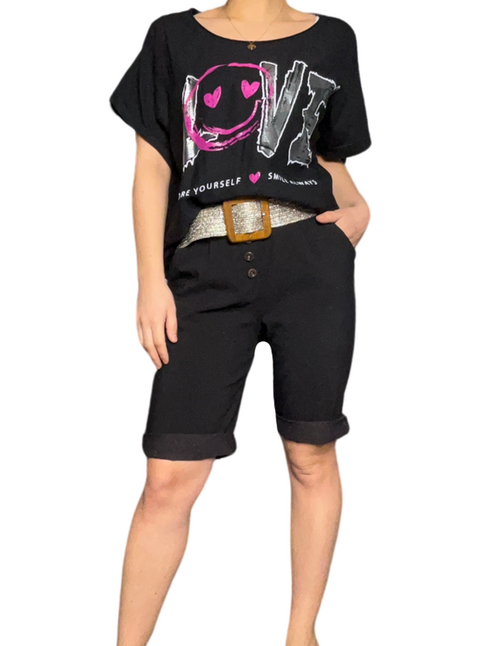 T-shirt noir pour femme avec imprimé « Love » avec short long noir.