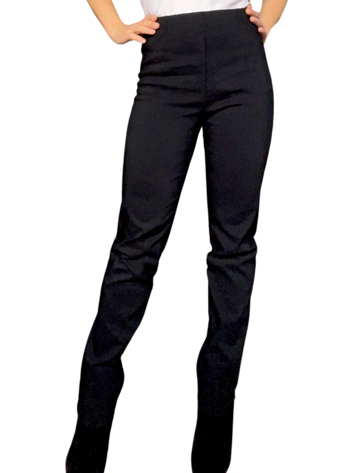 Pantalon slim noir pour femme à taille haute avec camisole gainante à l'intérieur.