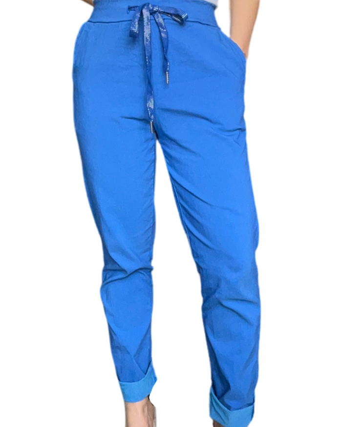 Pantalon bleu royal pour femme à taille élastique avec cordon.