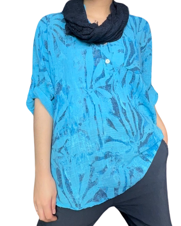 Blouse turquoise pour femme avec imprimé floral abstrait avec foulard bleu marin.
