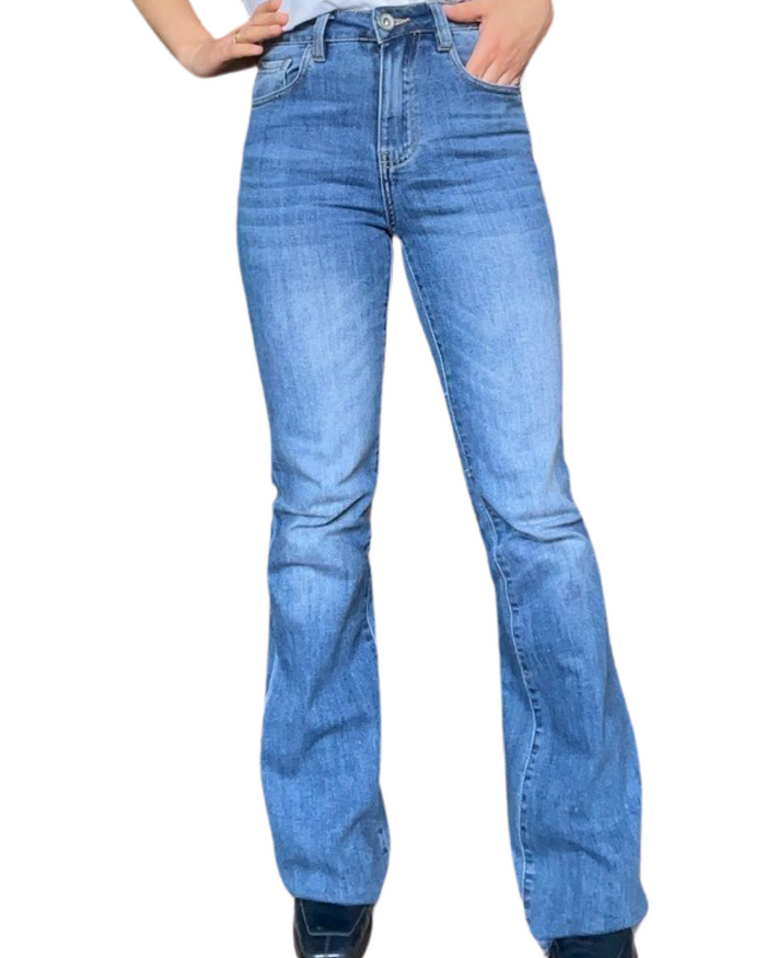 Jeans pour femme flare à taille haute 32 pouces de longueur.