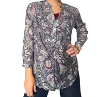  Chemise col maho grise avec imprimé de feuillages avec camisole bourgogne