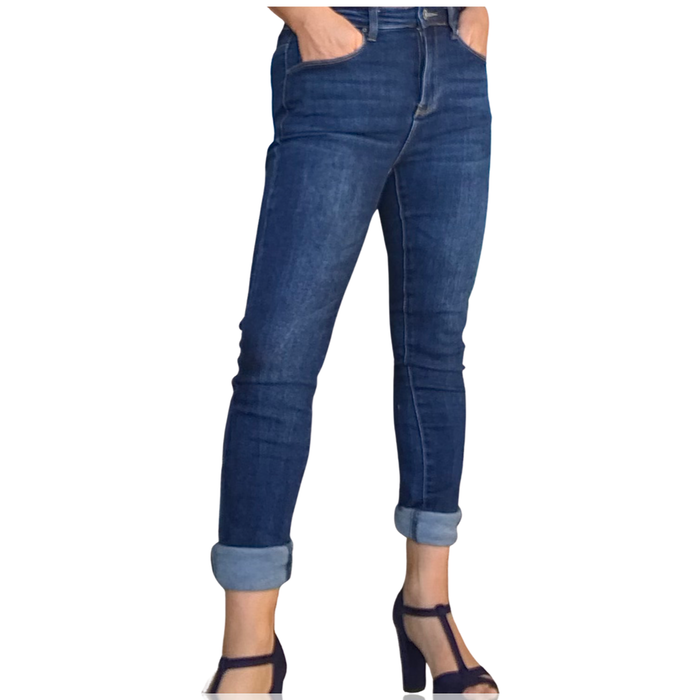 Jeans skinny extensible femme bleu foncé avec franges au bas, soulier mauve