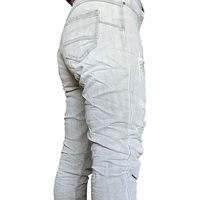 Capri jeans gris pâle extensible taille régulière avec patchs et trous